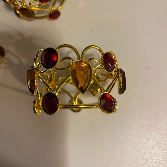 Jeweled Gold Holiday Napkin Rings Set of 4 – Red & Amber Gem Accents - Picture 5 of 10